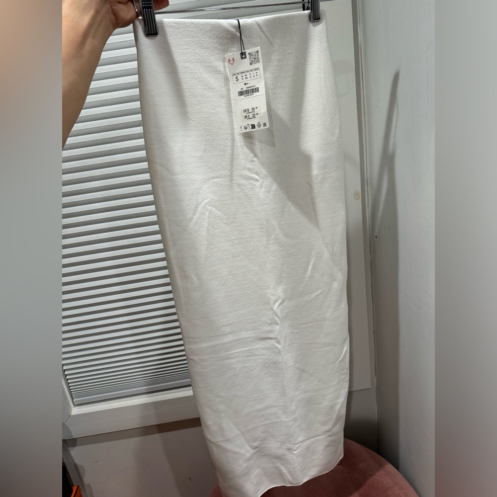 LONG STRETCH KNIT SKIRT WITH SLIT